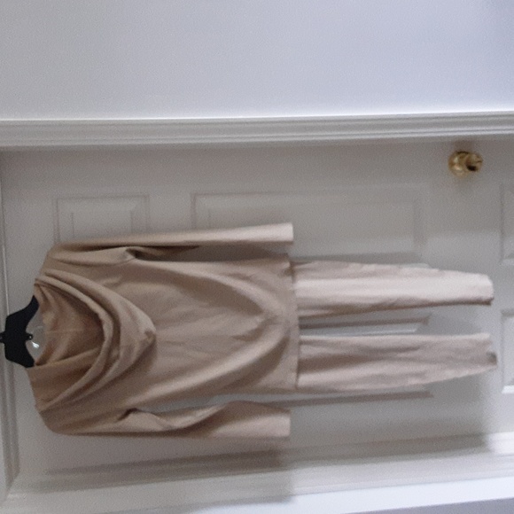 2 piece leisure jacket and leggings - Picture 2 of 6